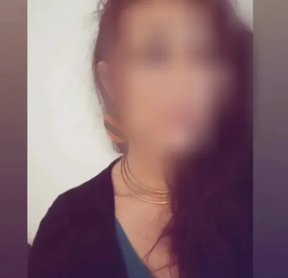 Julia, 37