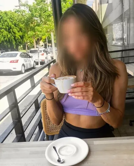 Susanna, 32